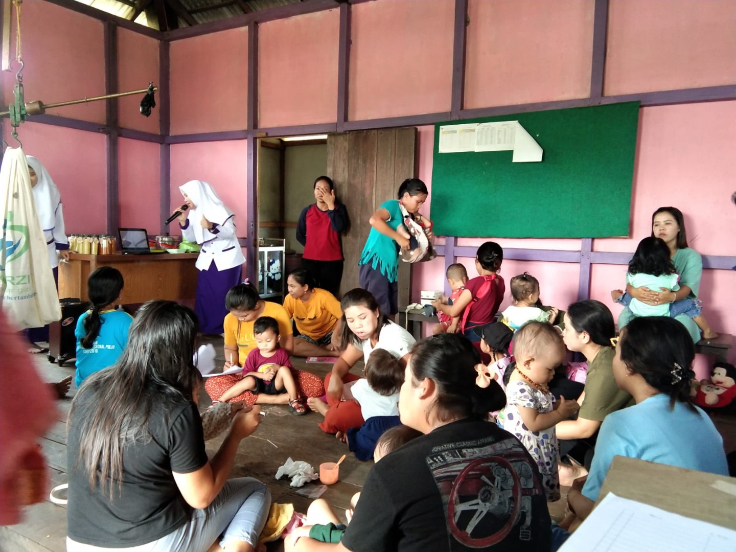 Pemberdayaan generasi z suku dayak kalimantan melalui edudigital berbasis kearifan lokal bebas stunting dan mandiri ekonomi