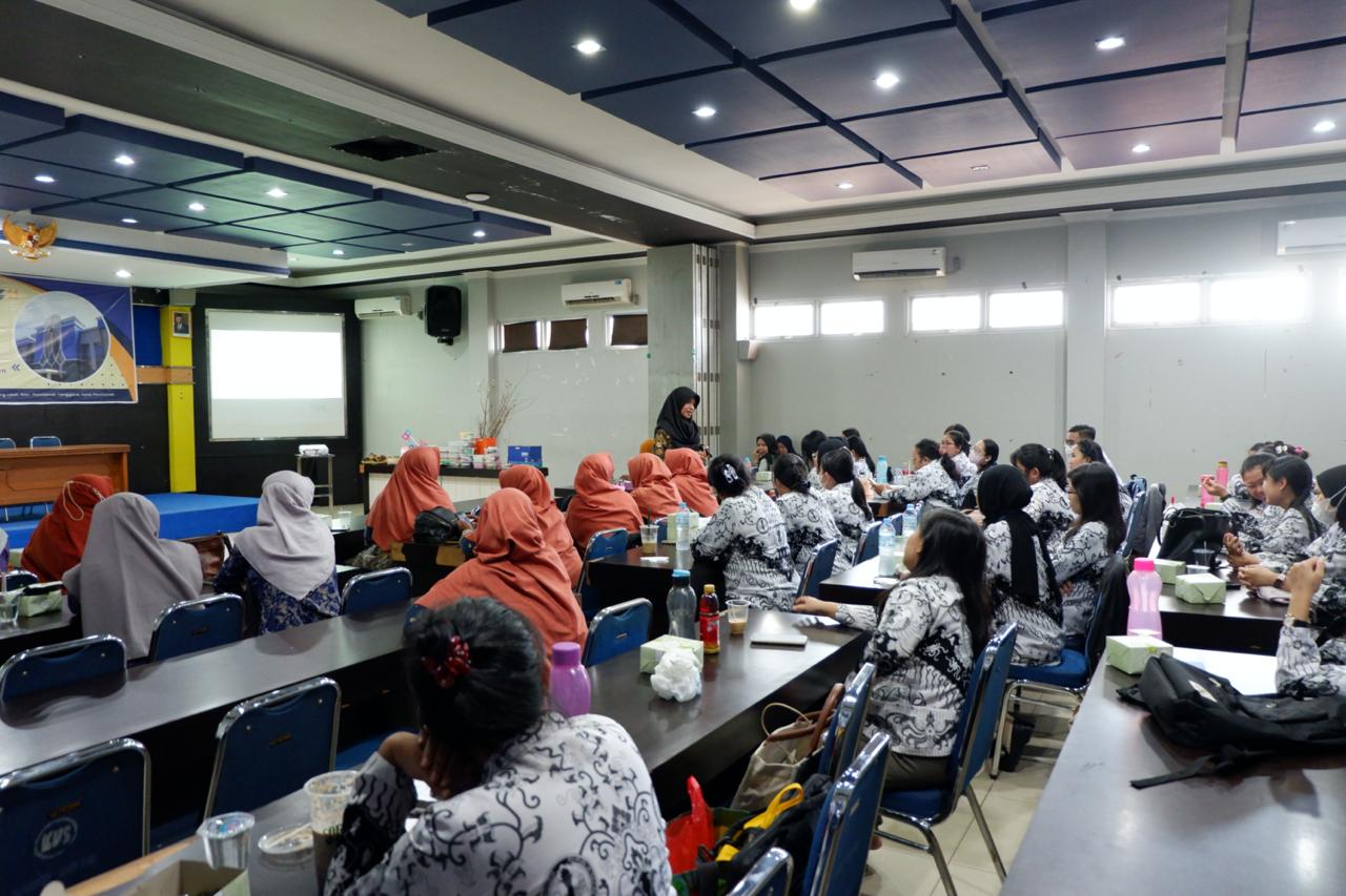 IMPLEMENTASI MERDEKA BELAJAR MELALUI LOOSE PARTS PLAY  BAGI GURU TK DAN PAUD