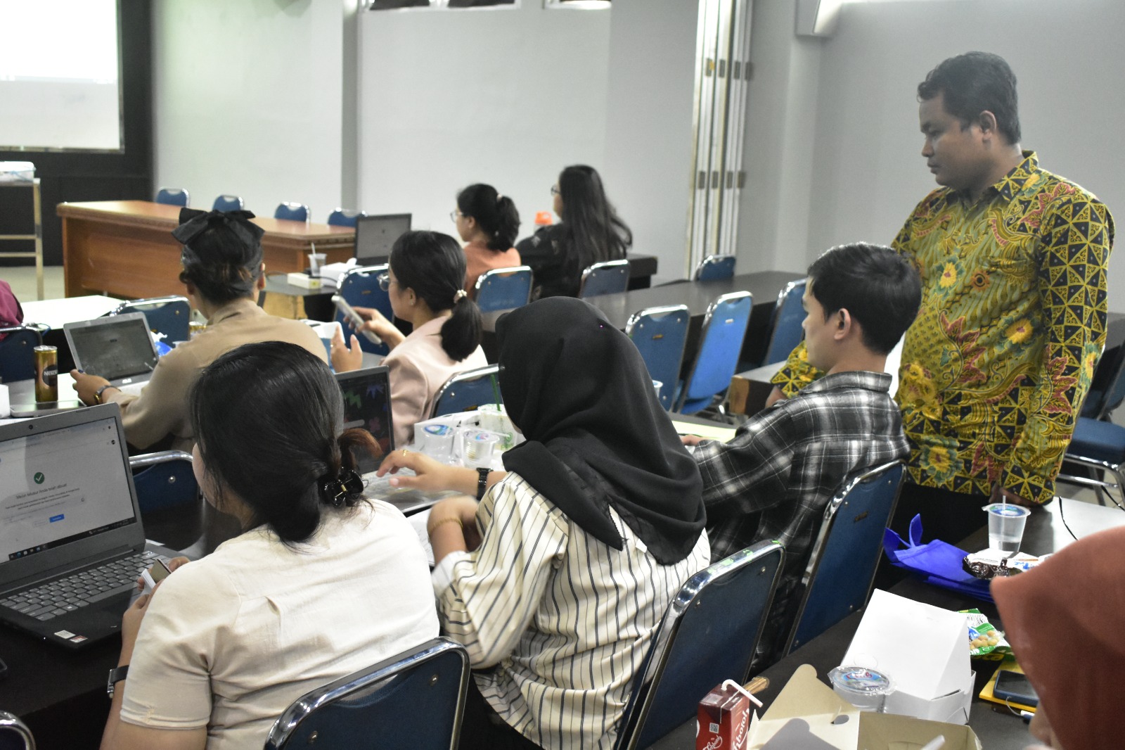 UPT Perpustakaan sukses selenggarakan Seminar Nasional & Workshop Perpustakaan: Membangun Perpustakaan Kompetitif Berbasis Inovasi di Universitas Muhammadiyah Pontianak
