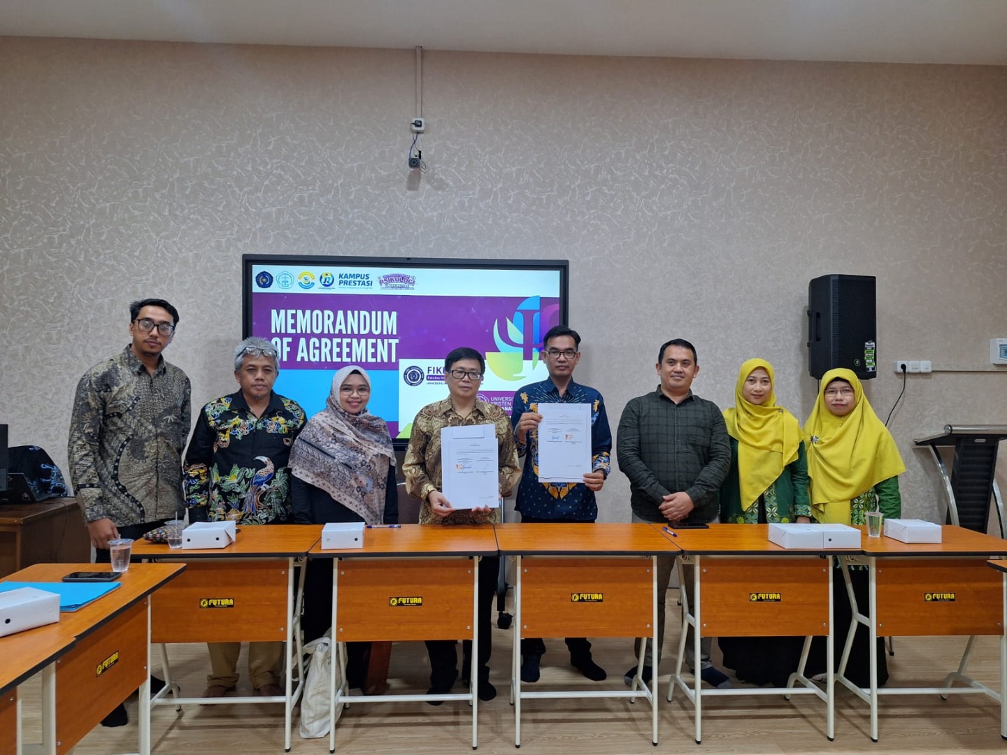 Kolaborasi Internasional: FIKPsi UM Pontianak dan Universitas Kristen Maranatha Gelar Guest Lecture, MoA, dan Penelitian Bersama RISE Radboud University