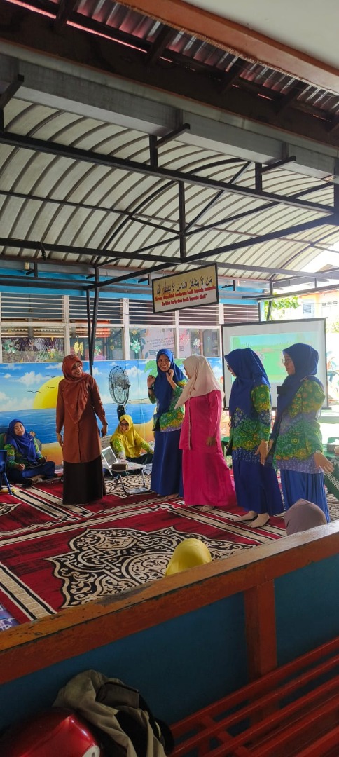 UM Pontianak Tingkatkan Kompetensi Bahasa Inggris Guru TK ABA Pontianak melalui Pelatihan Instructional Classroom Language