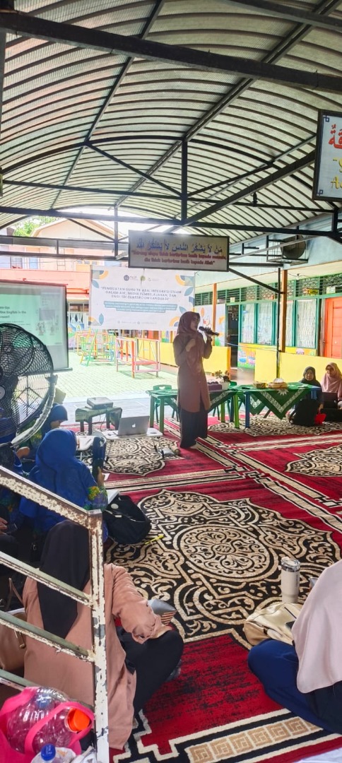 UM Pontianak Tingkatkan Kompetensi Bahasa Inggris Guru TK ABA Pontianak melalui Pelatihan Instructional Classroom Language