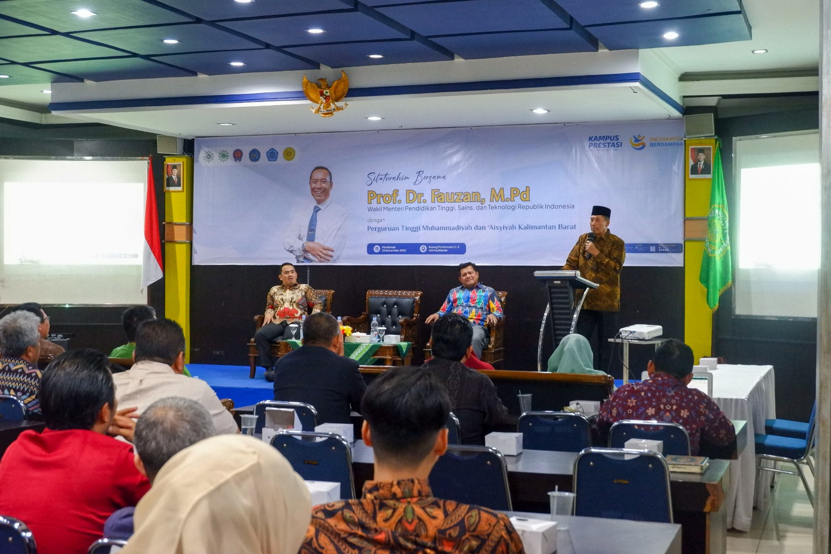 Silaturahim Wamen Diktisaintek Bersama PTMA Kalbar di UM Pontianak