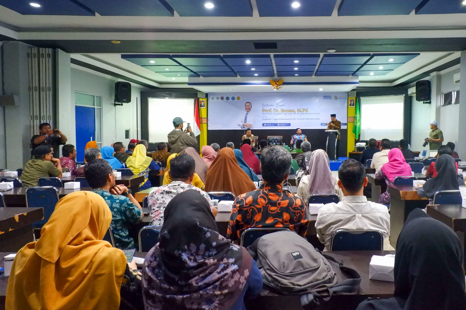 Silaturahim Wamen Diktisaintek Bersama PTMA Kalbar di UM Pontianak