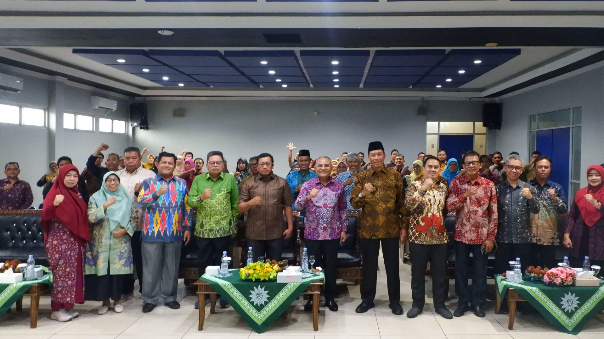 Silaturahim Wamen Diktisaintek Bersama PTMA Kalbar di UM Pontianak