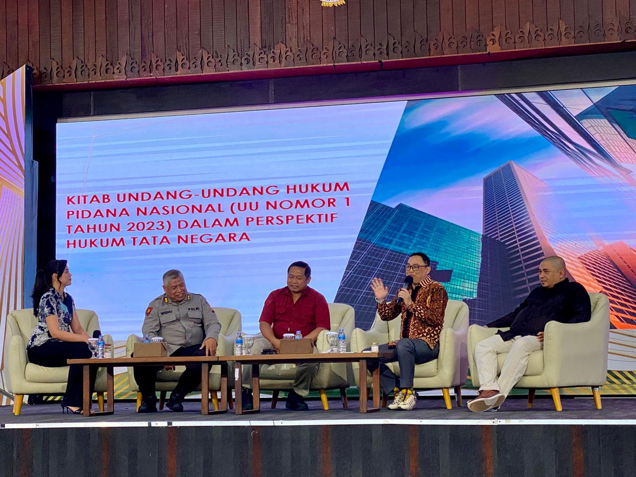 Simposium Negarawan IKA FH UM Pontianak Perkuat Sinergi Implementasi KUHP Nasional di Kalbar