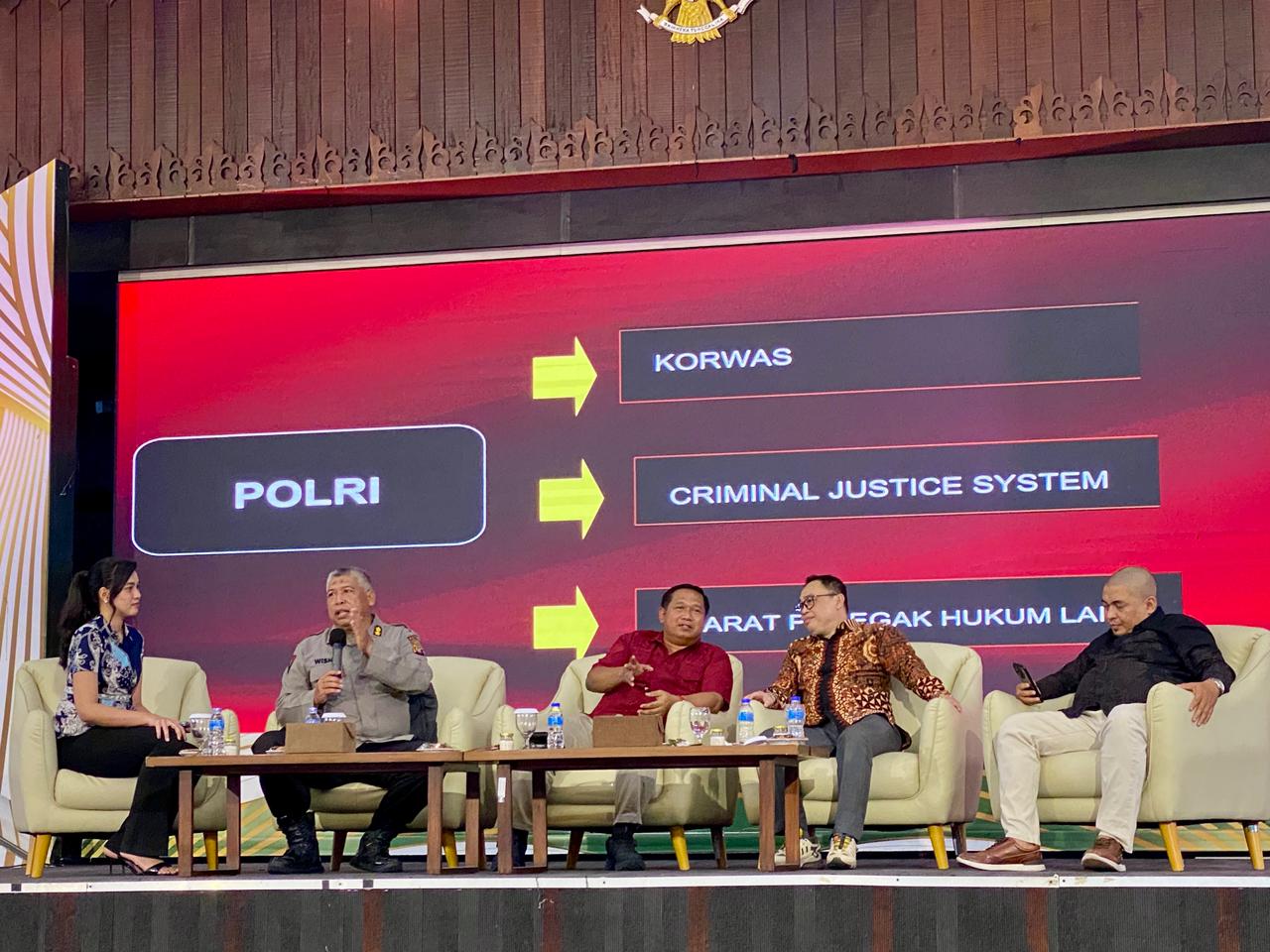 Simposium Negarawan IKA FH UM Pontianak Perkuat Sinergi Implementasi KUHP Nasional di Kalbar
