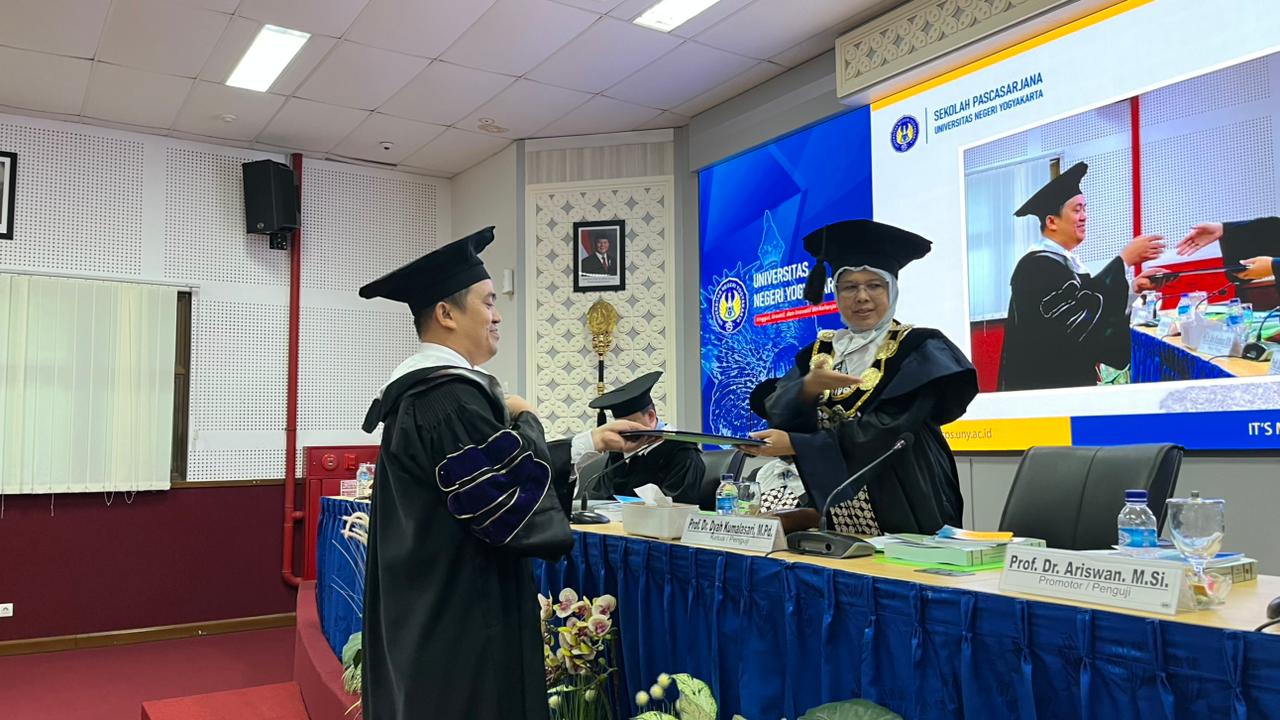 Rektor UM Pontianak Dr. Heriansyah Raih Gelar Doktor di UNY – Angkat Model Evaluasi Pendidikan Al-Islam