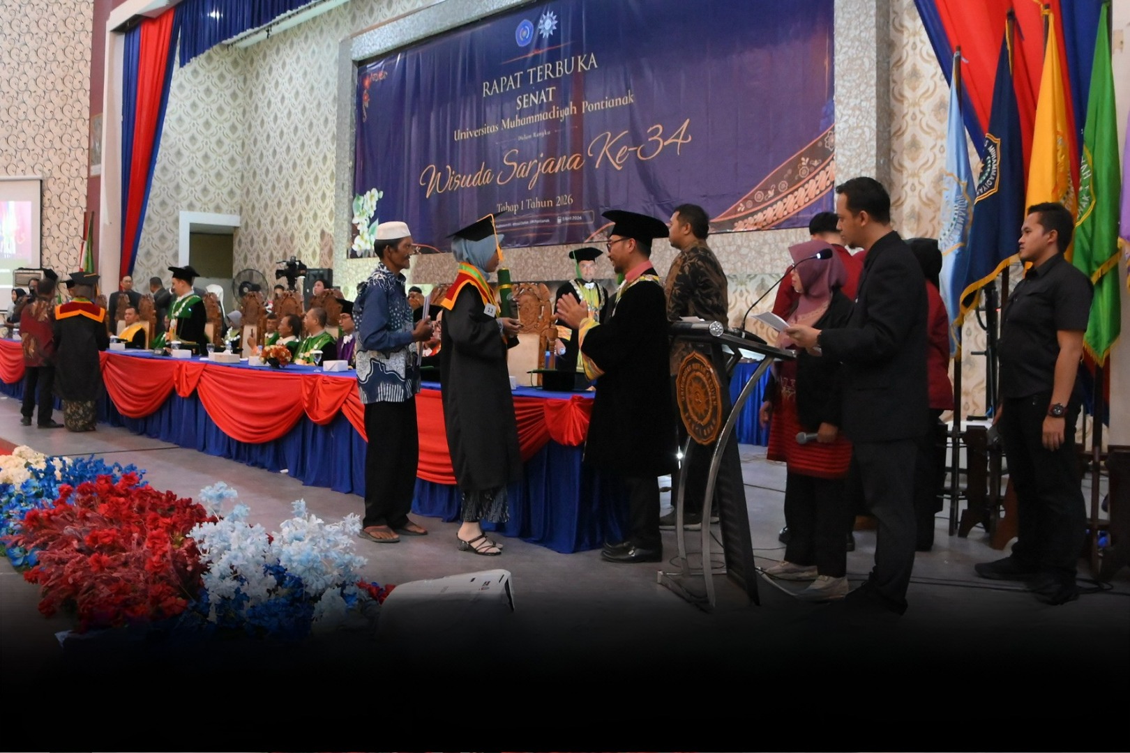 Wisuda Sarjana ke-34 UM Pontianak: Lahirkan Lulusan Berdaya Saing dan Berkemajuan