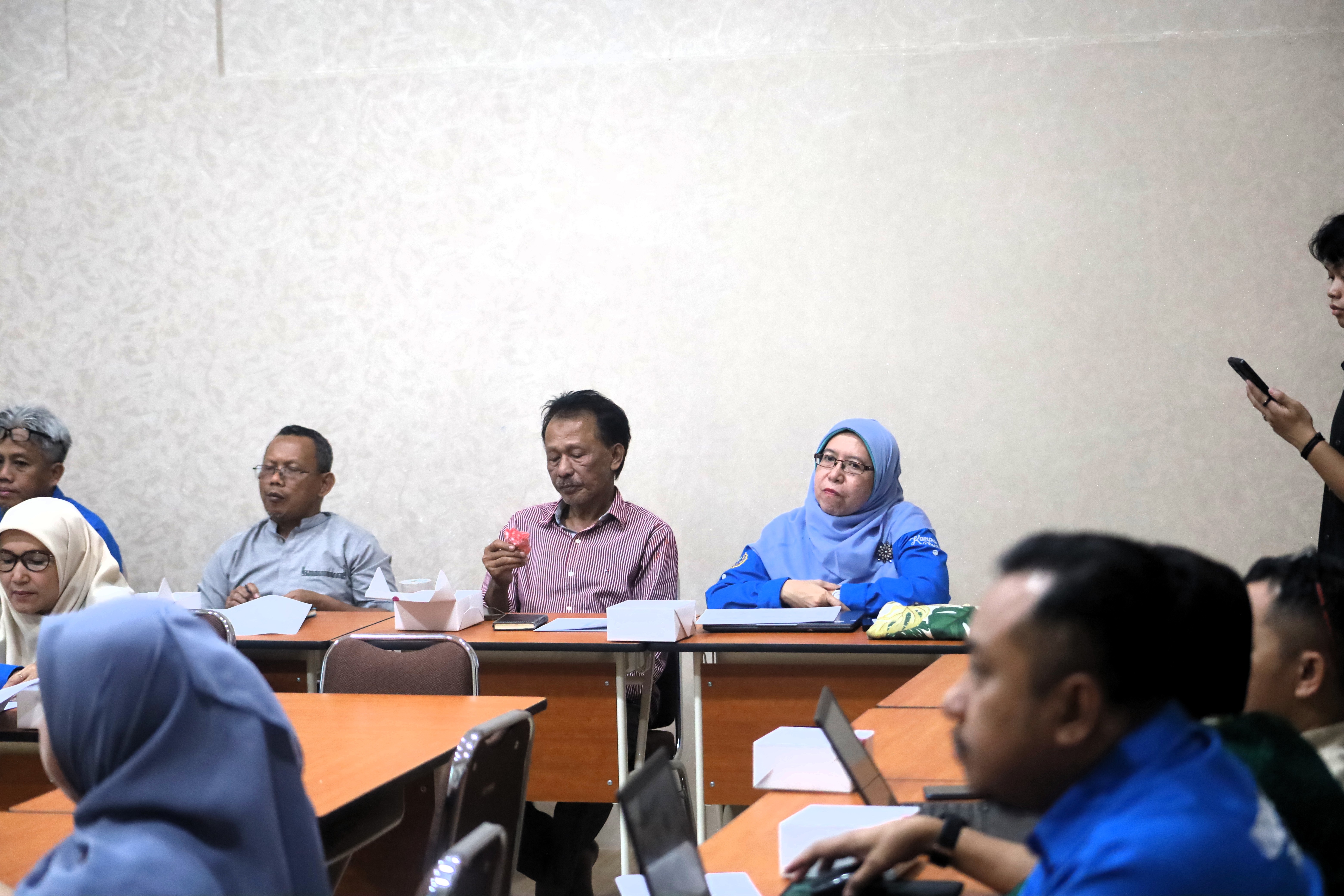 Suasana Pembahasan Reakreditasi UM Pontianak