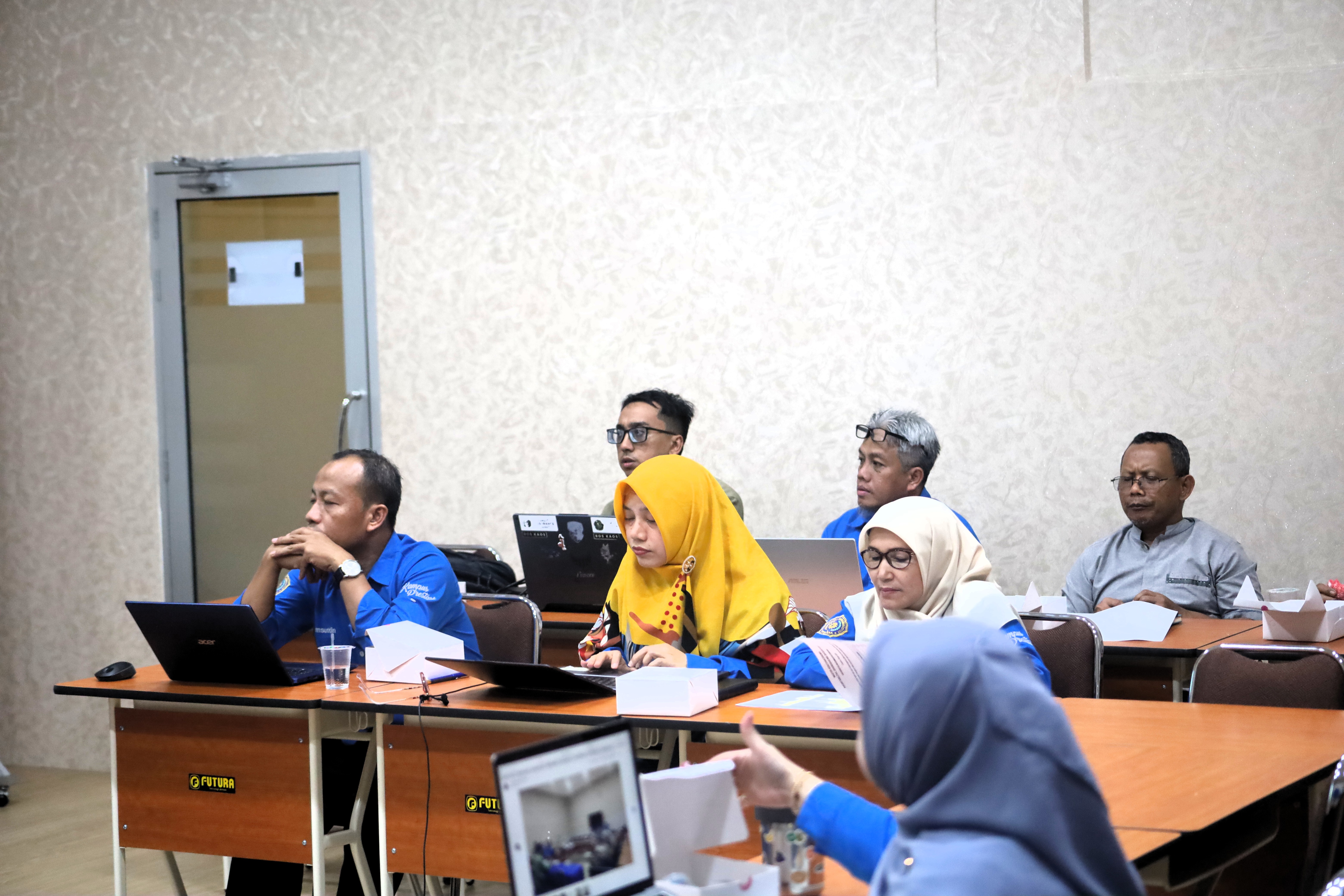 Peserta Rapat Persiapan Reakreditasi UM Pontianak